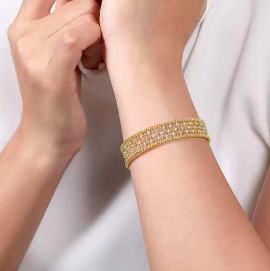 14K Yellow Gold Diamond Beaded Open Bangle