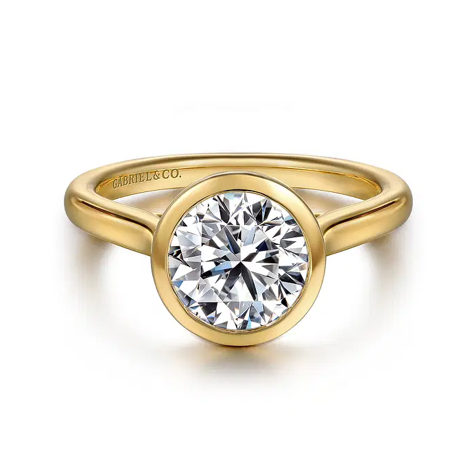 Giovana - 14K Yellow Gold Round Bezel Set Diamond Engagement Ring