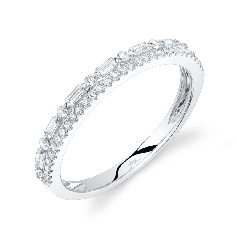 WHITE GOLD DIAMOND BAGUETTE BAND