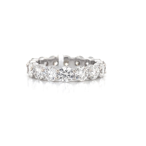 18K White Gold Round Diamond Eternity Band