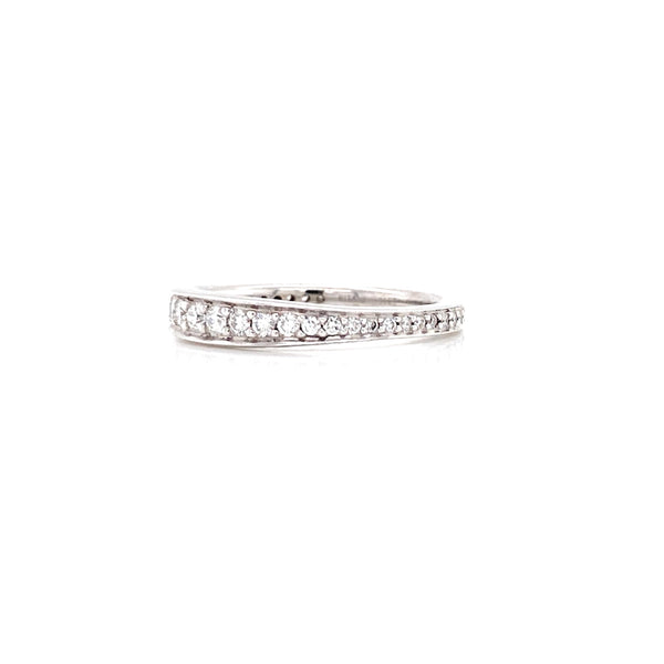 14K White Gold Diamond Graduated Band